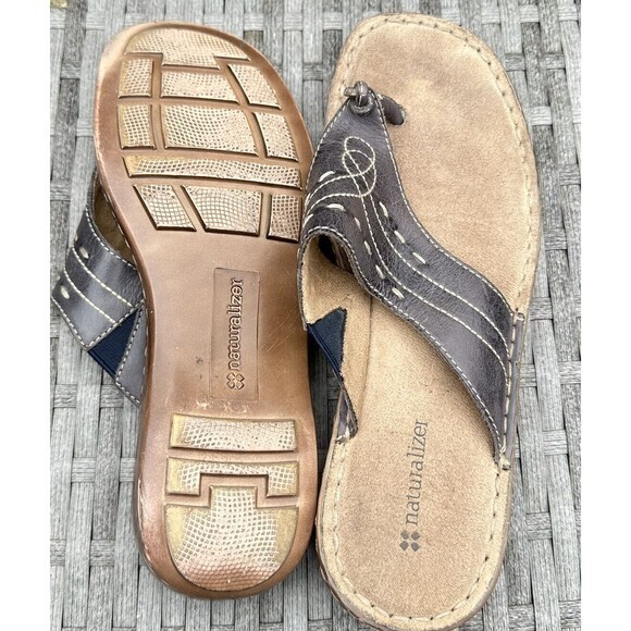 Naturalizer Brown Sandals Size‎ 8 Leather Thongs Slides Flat - Picture 3 of 3